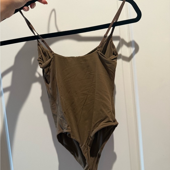 SKIMS Chocolate Brown Bodysuit - Picture 3 of 3
